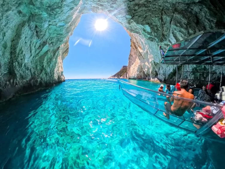 Alquiler Lancha en Kerí - Custom Made Clear boat