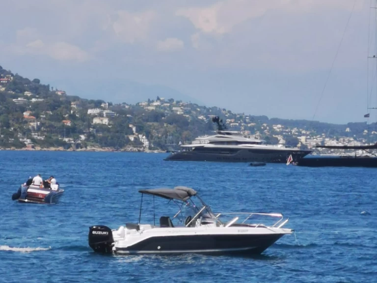 Alquiler Lancha B2 Marine con o sin  título de navegación