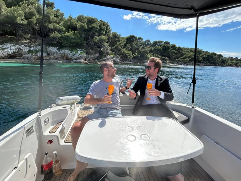 B2 Marine Ws 702 de alquiler a Vieux Port Golfe-Juan