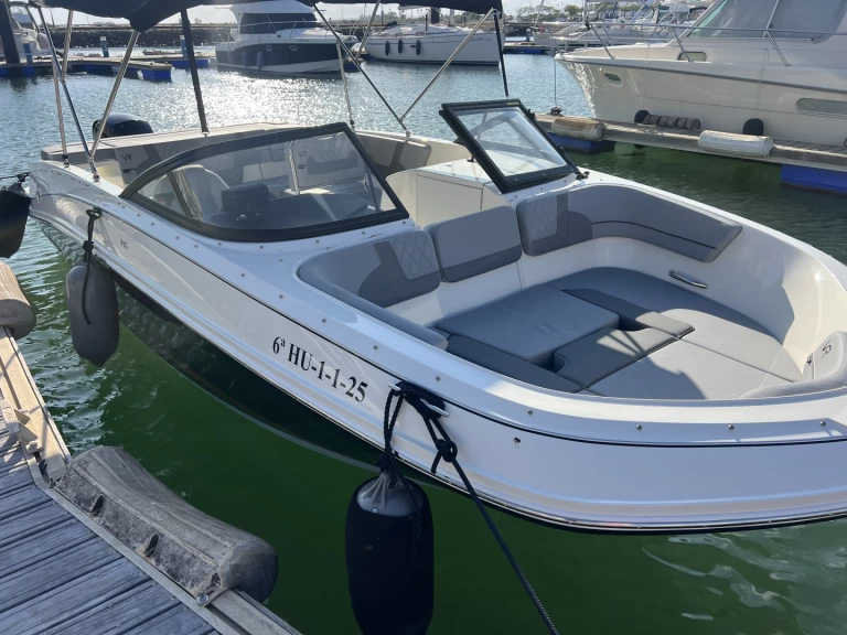 Alquiler de embarcaciones Bayliner VR6 OB enAyamonte en Samboat