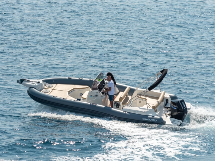 Marlin Boat 790 Pro Dynamic de alquiler a Trogir