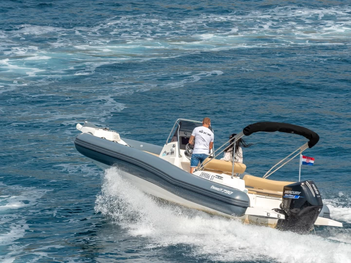Alquiler Trogir - Marlin Boat 790 Pro Dynamic en SamBoat