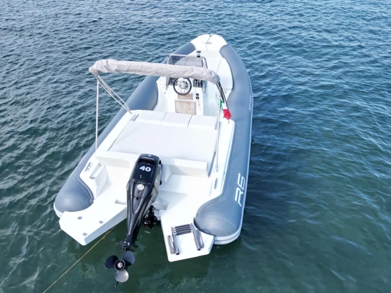 Alquiler Neumática Renier con o sin  título de navegación