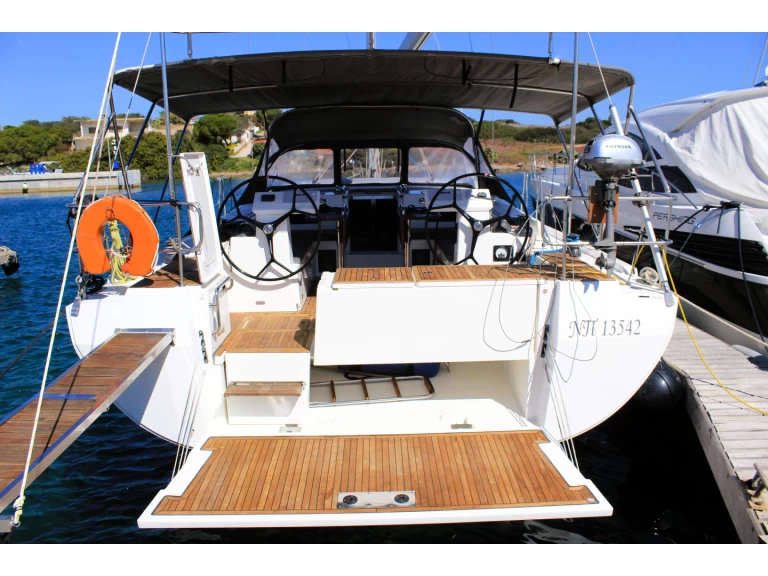 Alquiler de Bavaria Bavaria C45 en Lávrio