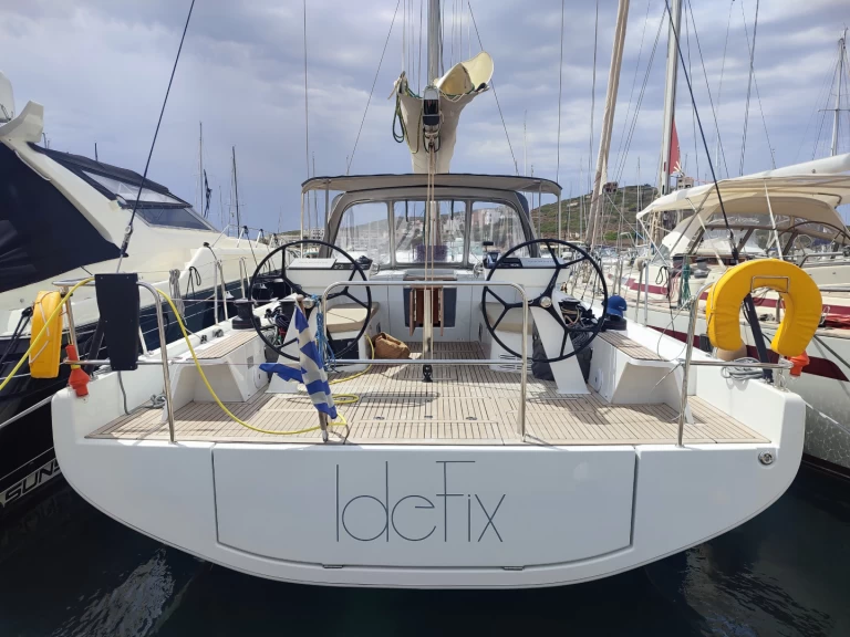 Alquiler de barcos Lávrio barato de First 44