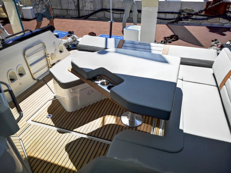 Alquiler de Lancha, con o sin patrón Bénéteau Pula