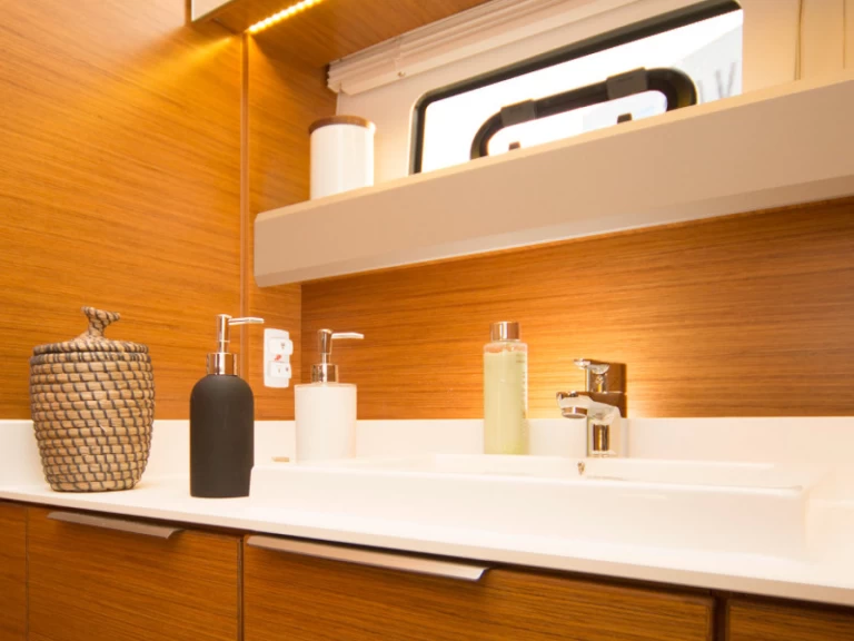 Alquiler de barcos Pula barato de Bavaria S40 OPEN