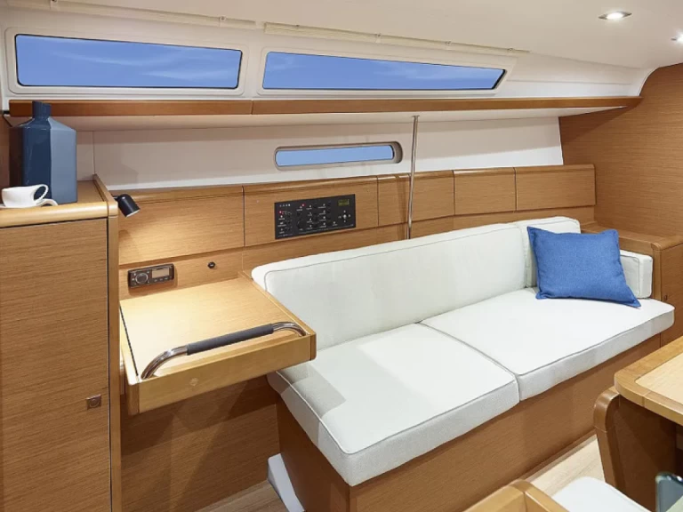 Alquiler Velero Jeanneau con o sin  título de navegación