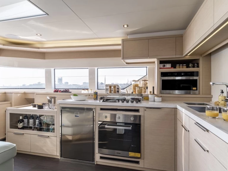 Alquiler Catamarán Lagoon con o sin  título de navegación