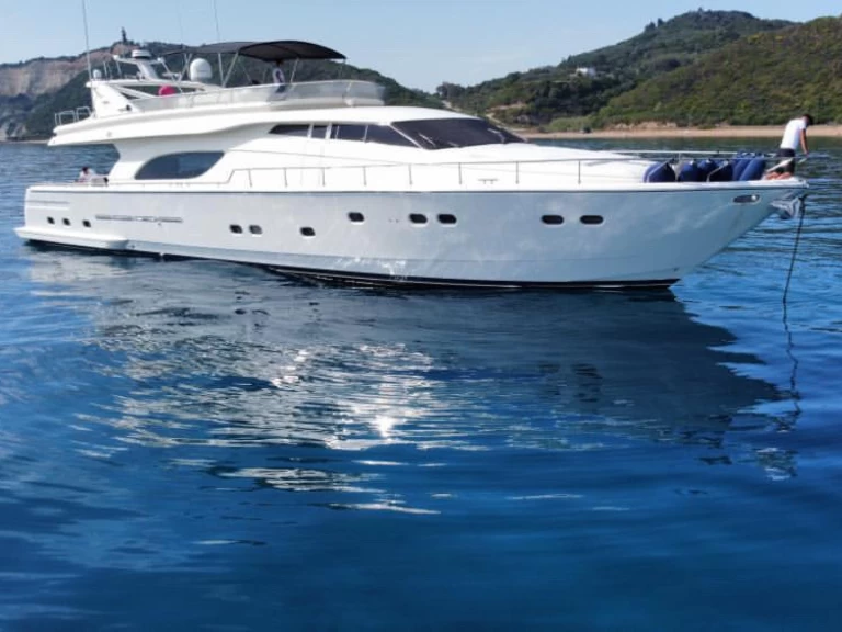 Alquiler Gouviá - Ferretti Ferretti 80 en SamBoat