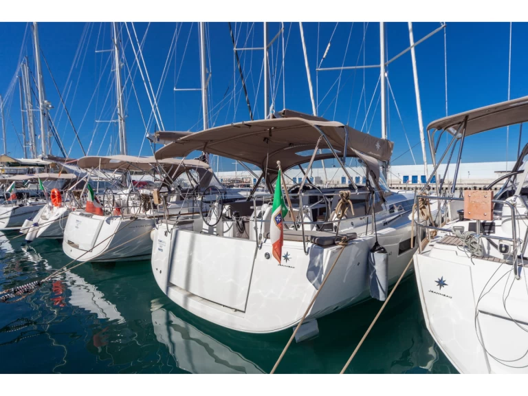 Alquiler de Jeanneau Sun Odyssey 440 en Capo d'Orlando