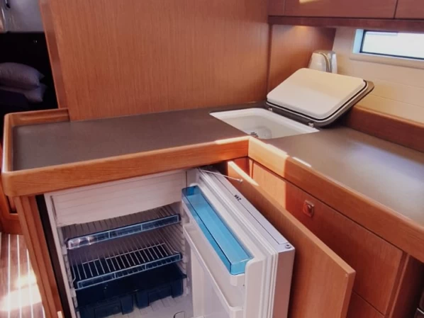 Alquiler de Bavaria Cruiser 46 en Gouviá