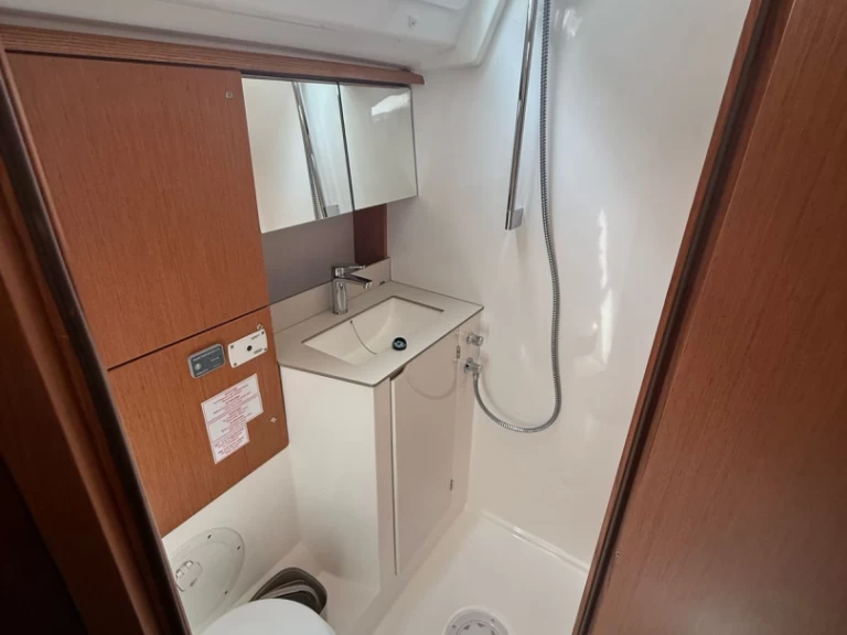 Velero para alquilar Préveza al mejor precio