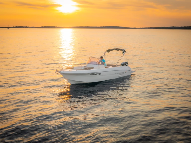 Alquiler de Lancha, con o sin patrón Atlantic Fažana
