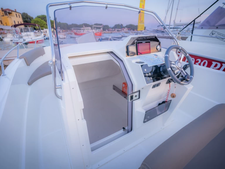 Alquiler Lancha Atlantic con o sin  título de navegación