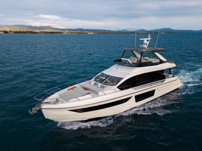 Alquiler de Yate de lujo, con o sin patrón Azimut Šibenik