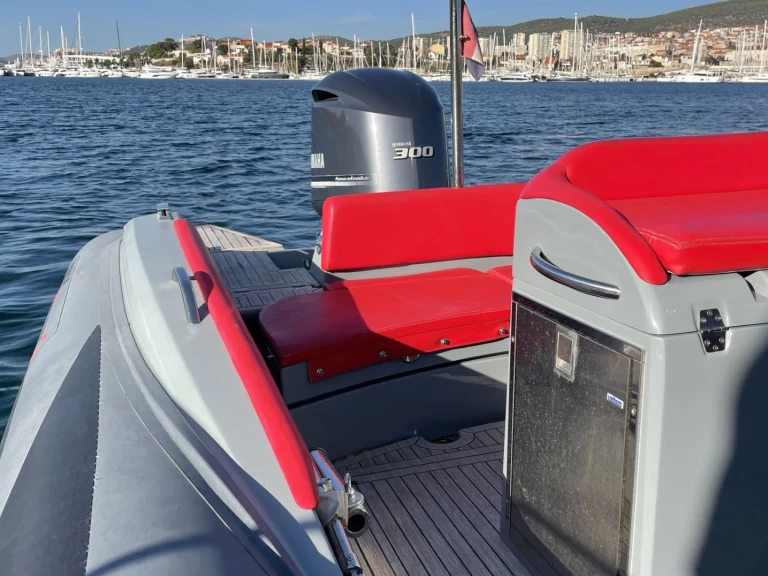 Alquiler Lancha Lomac con o sin  título de navegación