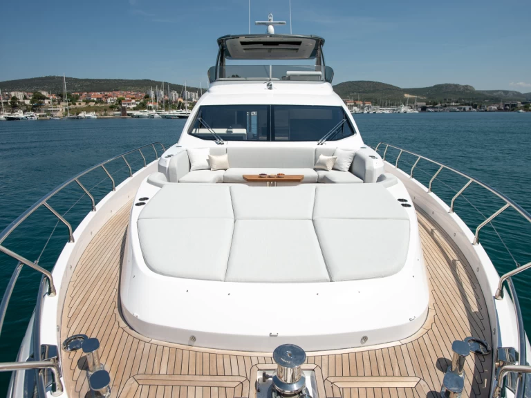Alquiler de barcos Šibenik barato de Azimut 78 Fly