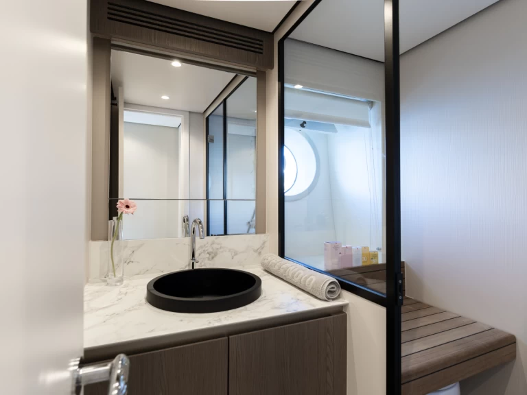 Alquiler Lancha Azimut con o sin  título de navegación