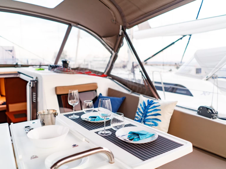 Alquiler de Velero, con o sin patrón Jeanneau Lefkáda