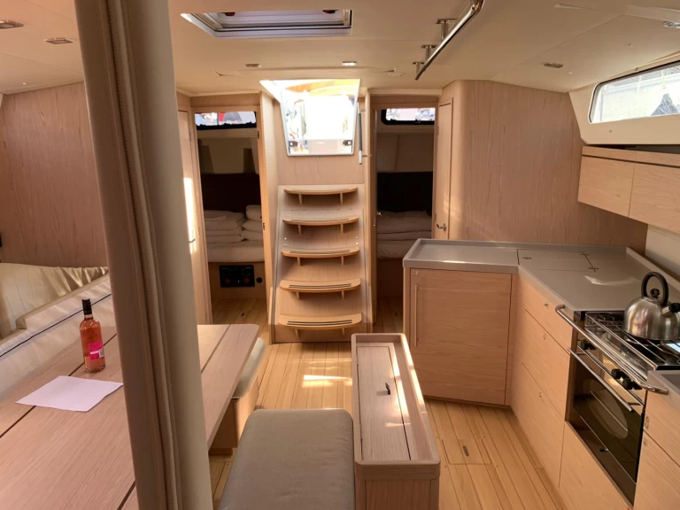 Alquiler de Bénéteau Oceanis 46.1 en Sukošan