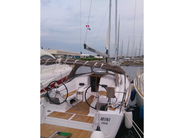 Alquiler de barcos Sukošan barato de Sun Odyssey 349