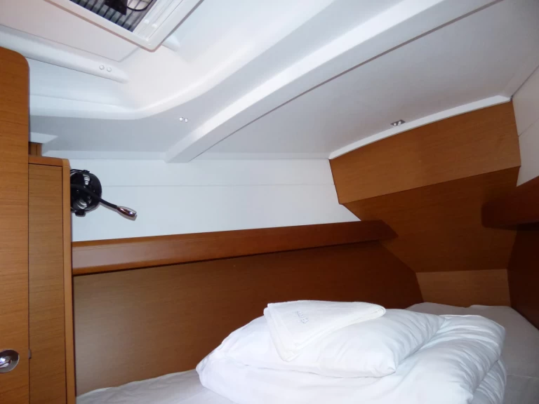 Alquiler de Jeanneau Sun Odyssey 389 en Kaštel Gomilica