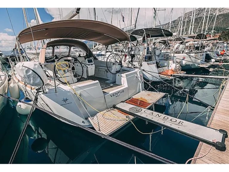 Alquiler Velero Jeanneau con o sin  título de navegación