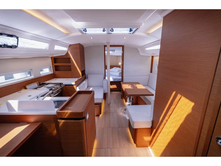 Alquiler de barcos Kaštel Gomilica barato de Sun Odyssey 410