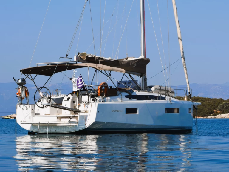 Alquiler de barcos Álimos barato de Sun Odyssey 410