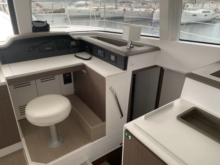 Alquiler de Catamarán, con o sin patrón Bali Lávrio