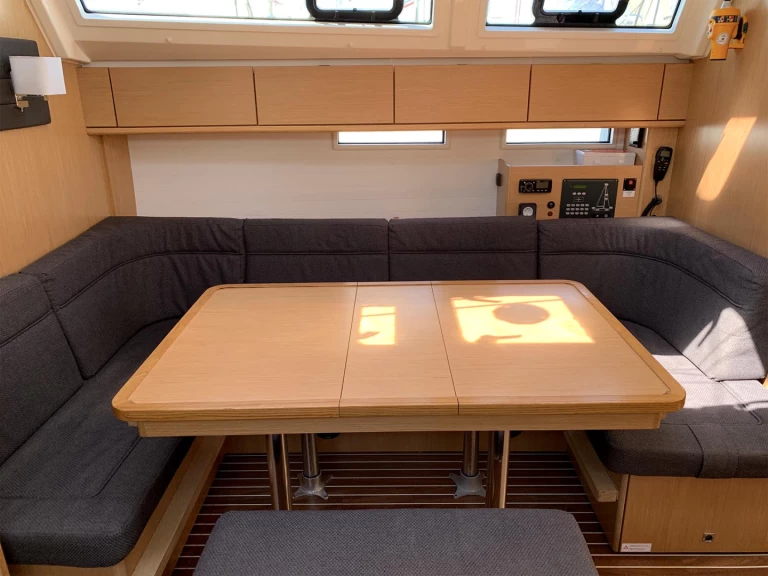 Alquiler de barcos Lávrio barato de Cruiser 46