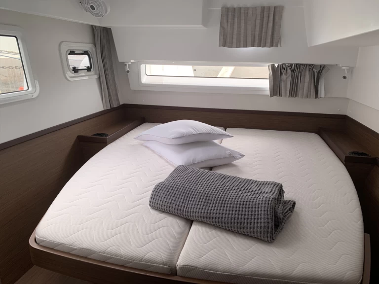 Alquiler de embarcaciones Lagoon Lagoon 42 enLávrio en Samboat