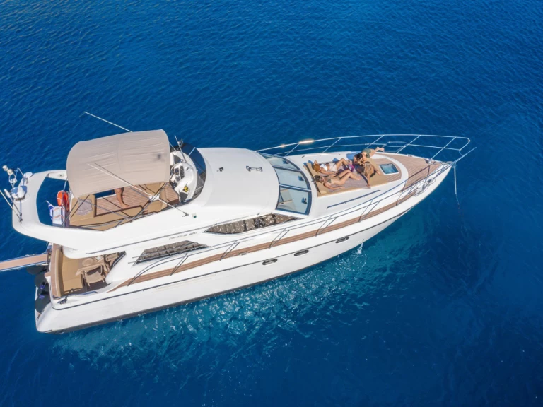 Alquiler Lancha Princess con o sin  título de navegación