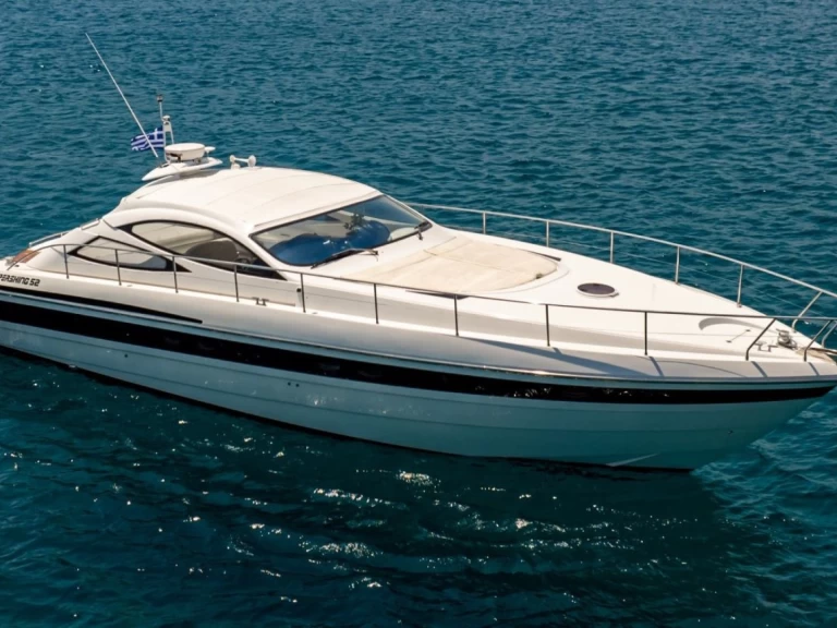 Alquiler Lancha Pershing con o sin  título de navegación