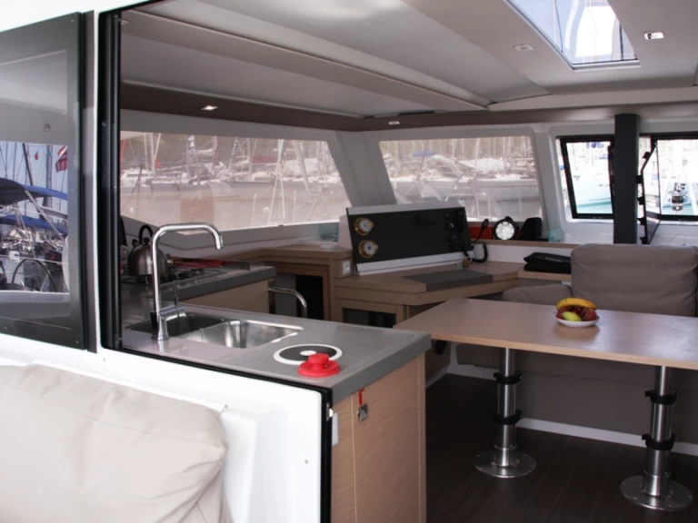 Fountaine Pajot Lucia 40 de alquiler a Marmaris