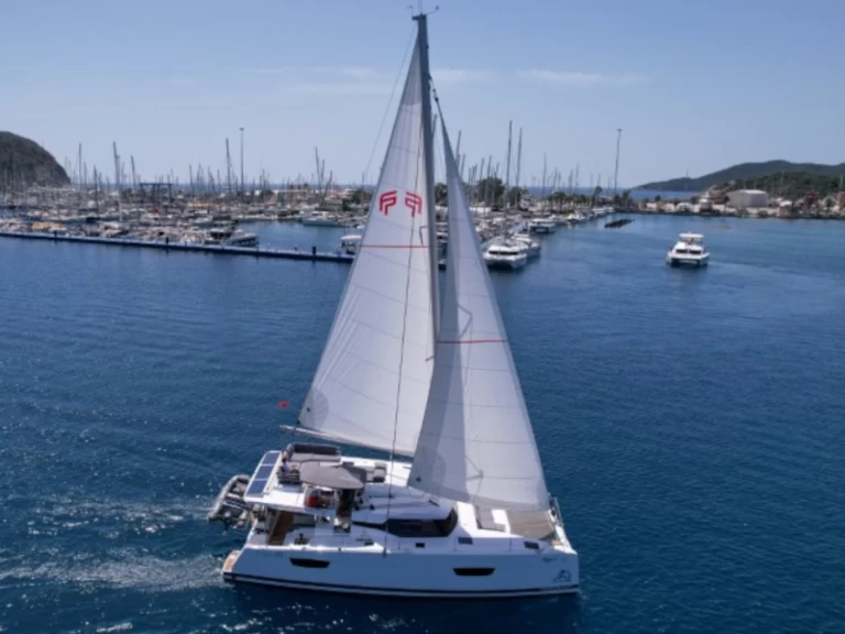 Alquiler Catamarán Fountaine Pajot con o sin  título de navegación