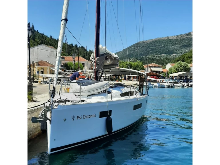 Alquiler de embarcaciones Jeanneau Sun Odyssey 410 enPréveza en Samboat