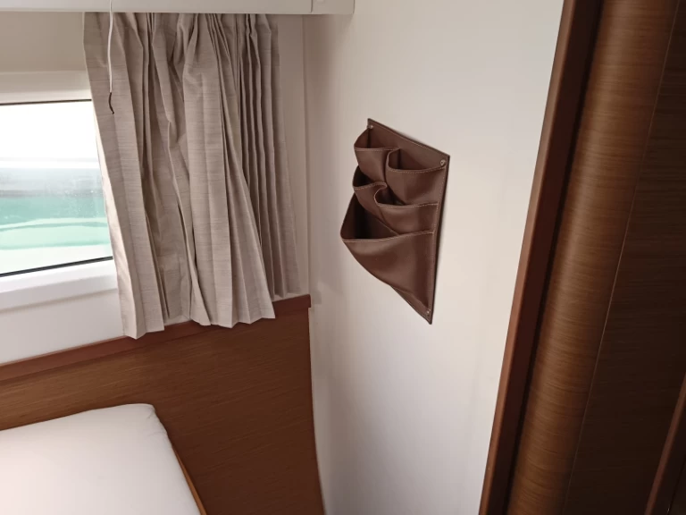 Alquiler de barcos Capo d'Orlando barato de Lagoon 42