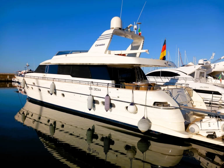 Alquiler de Canados Canados 86 Fly   en Salerno