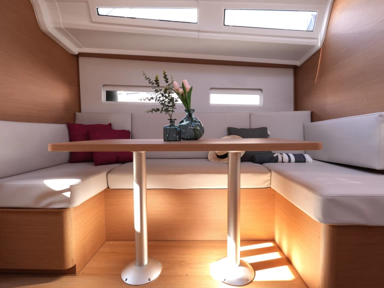 Alquiler Salerno - Jeanneau Sun Odyssey 410 en SamBoat