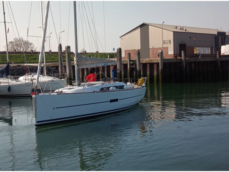 Alquiler de Dufour Dufour 310 Grand Large en Yerseke