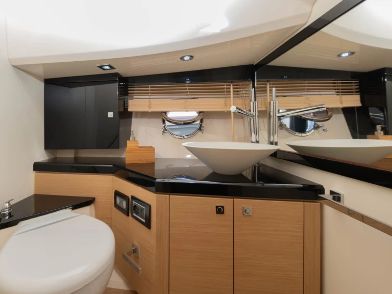 Sessa Marine Key Largo 36 de alquiler a Tivat