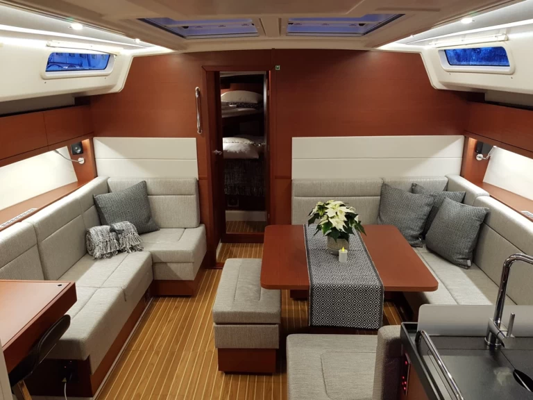 Alquiler de Velero, con o sin patrón Hanse Eidkjosen