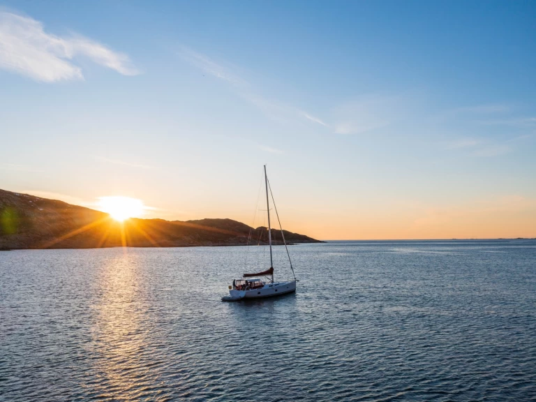 Alquiler de barcos Eidkjosen barato de Hanse 458
