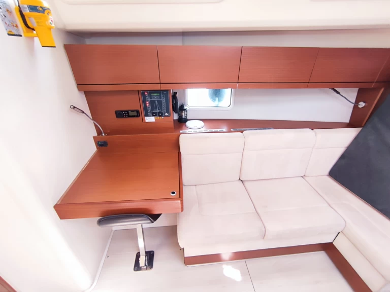 Hanse Hanse 458 de alquiler a Lávrio