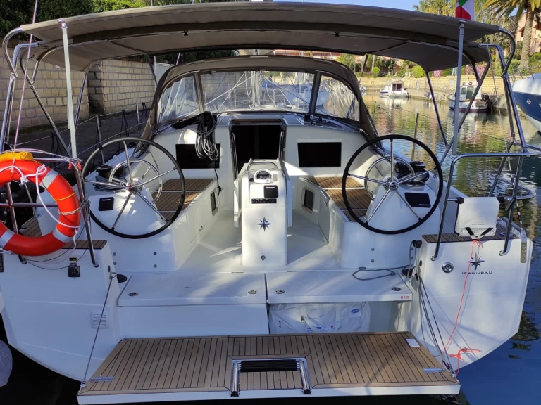 Jeanneau Sun Odyssey 410 de alquiler a Furnari
