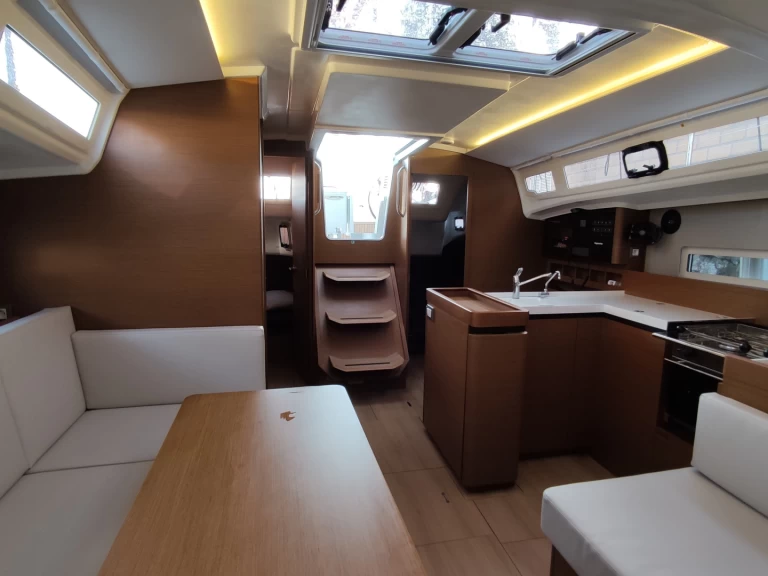Alquiler Furnari - Jeanneau Sun Odyssey 410 en SamBoat