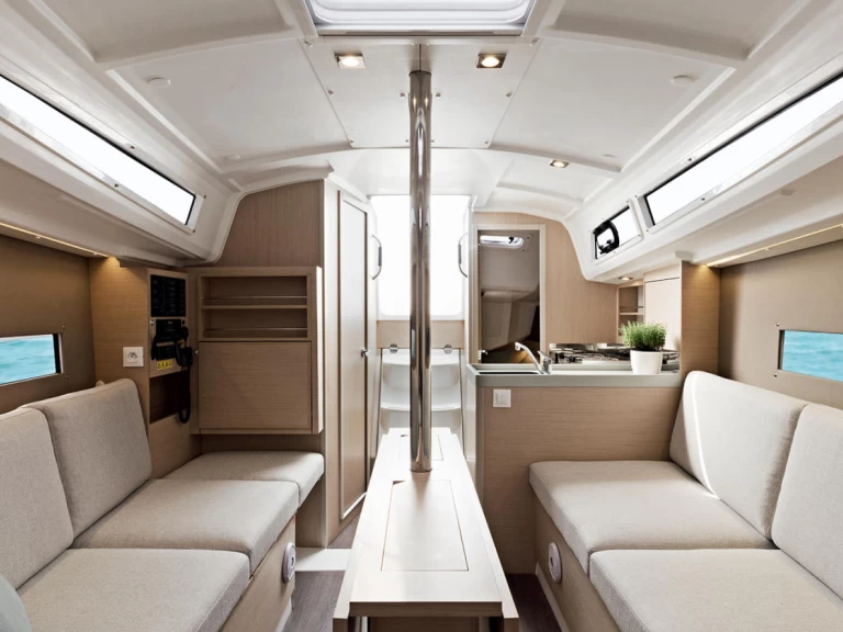 Alquiler Furnari - Bénéteau Oceanis 30.1 en SamBoat