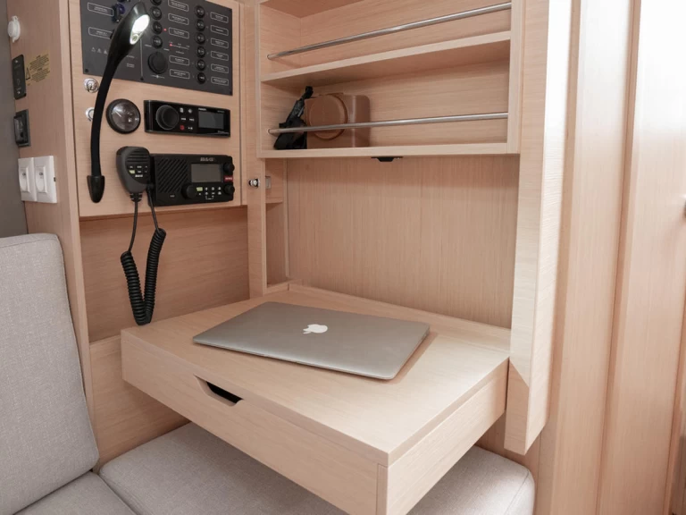 Alquiler de Bénéteau Oceanis 30.1 en Furnari